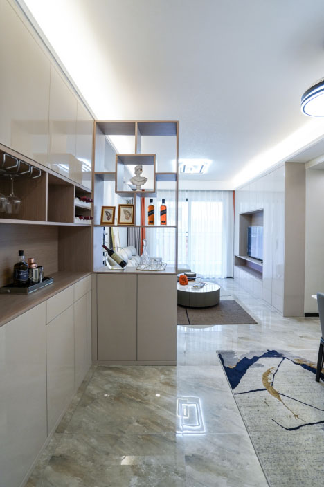 96㎡三居，巧妙延申玄關餐廳空間感，打造精致雅居